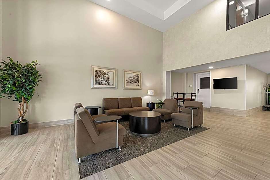 Quality Inn & Suites Matthews