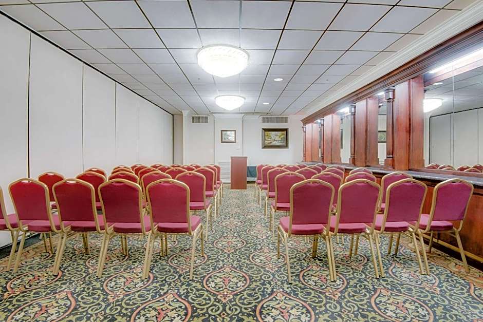 Ramada by Wyndham Metairie New Orleans Airport