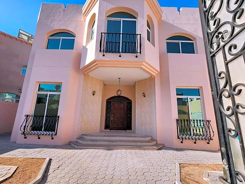 International-Abu Dhabi Hostel Villa