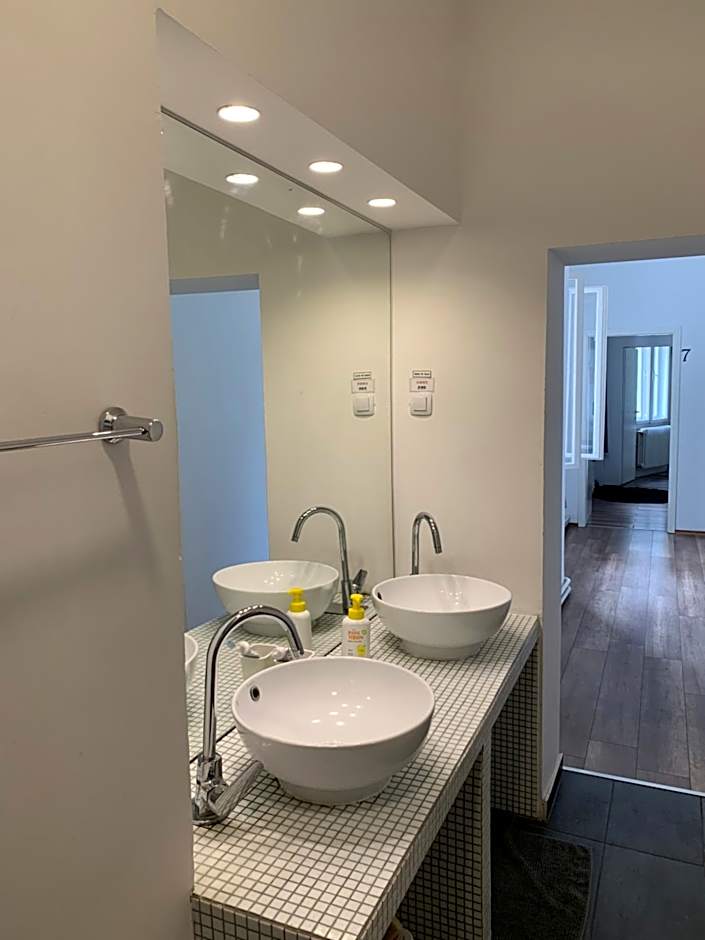 Lovecroatia Zagreb-'Paxnest' HOSTEL, No party! Cozy and quiet! Separated Men and women's Dormitory and Shower room! Indoor shoes provided! Lower beds with curtains for privacy! Maximum 4-5 beds per room! Fully prepared bed sheets! Have Laundry shop