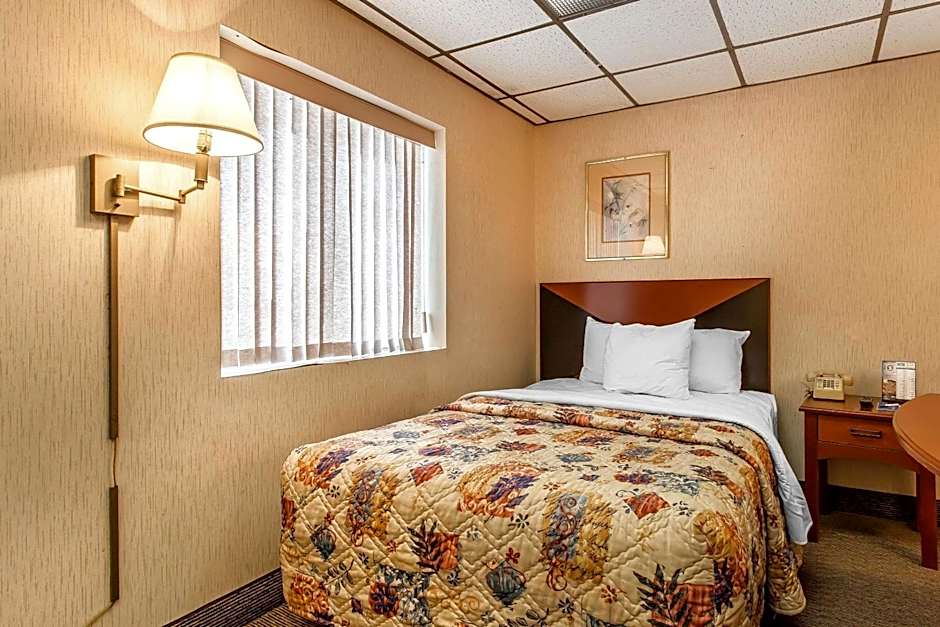 Rodeway Inn North