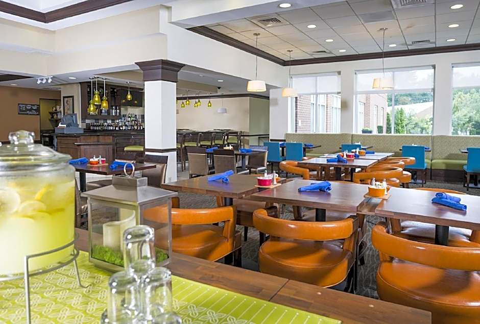 Hilton Garden Inn Hampton Coliseum Central