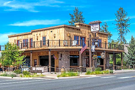 Ski Inn Taphouse Hotel
