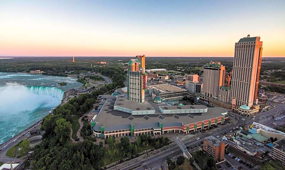 Hilton Niagara Falls-Fallsview Hotel - Suites