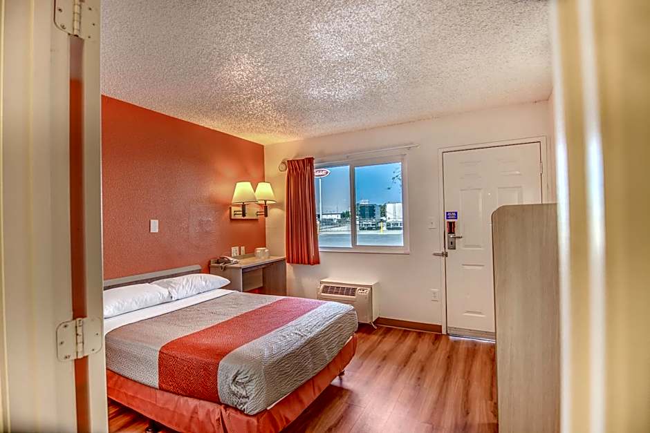 Motel 6-Stockton, CA - Charter Way West