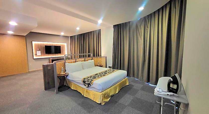 Roxy Hotel 3rd Mile