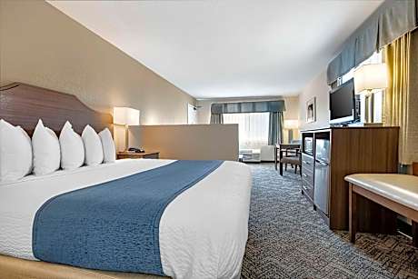 Suite-1 King Bed, Non-smoking, Sofabed, Kitchenette, Wi-fi, Continental Breakfast