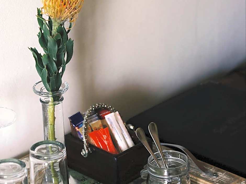 Sea Whisper Guest House & Self Catering