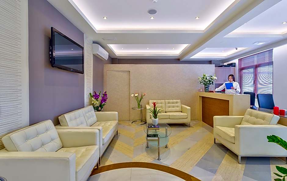 Leonidas Hotel & Apartments