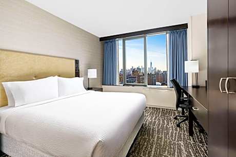 Deluxe King Room with City View