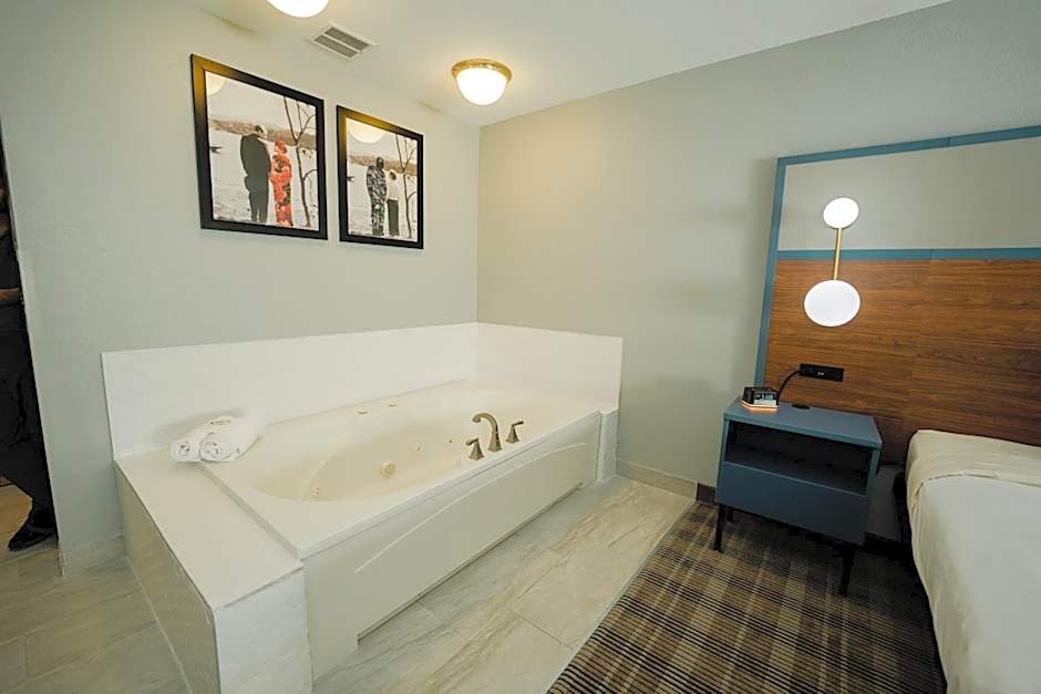 AmericInn by Wyndham Tomahawk