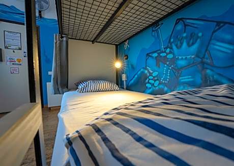 Bed in 8-Bed Mixed Dormitory Room