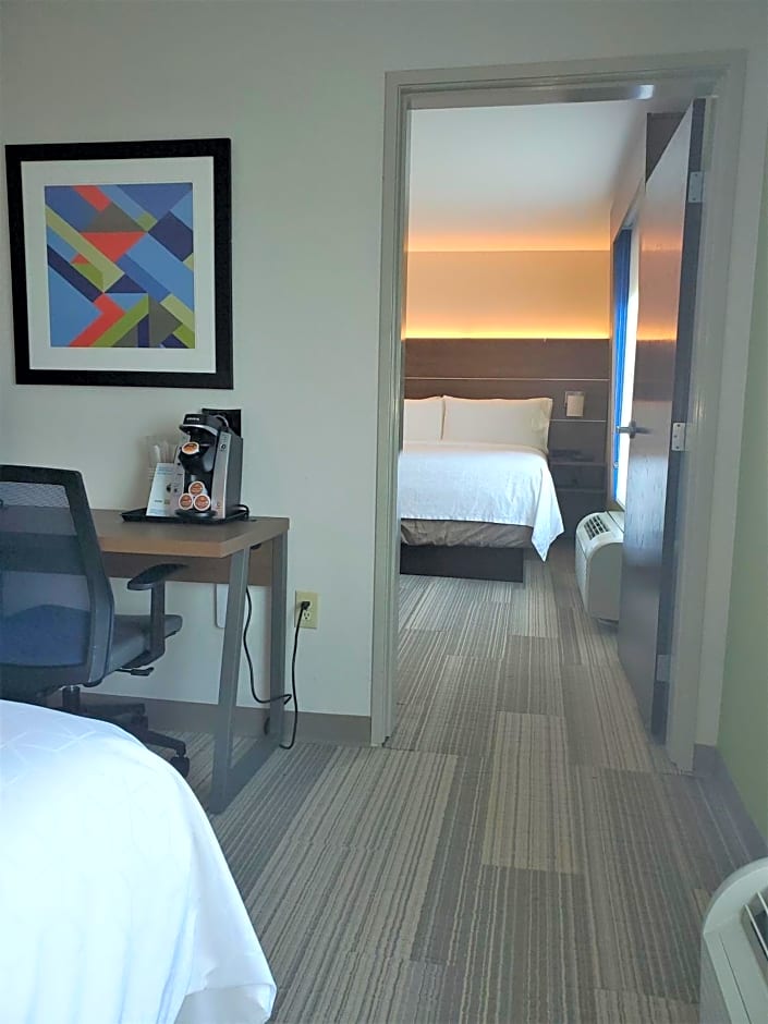 Holiday Inn Express & Suites San Antonio West Sea World Area by IHG