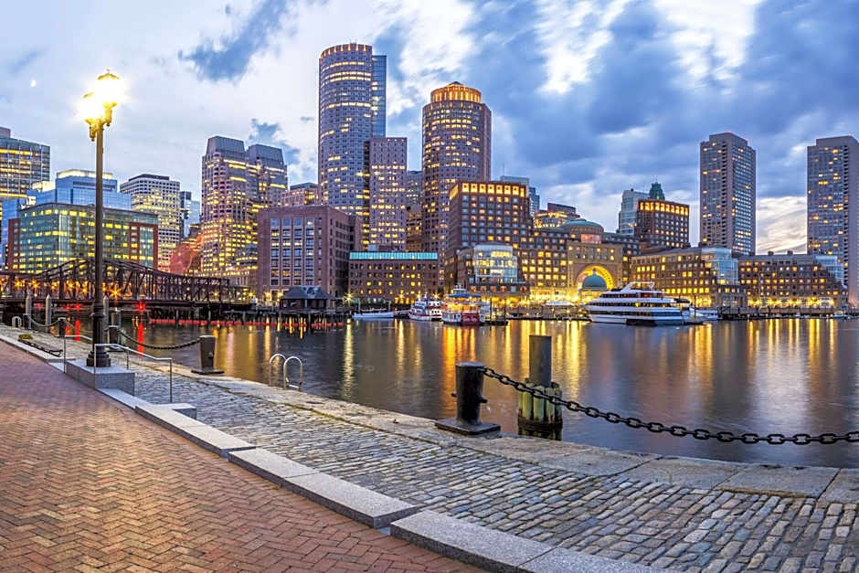 Cambria Hotel Boston Downtown-Seaport