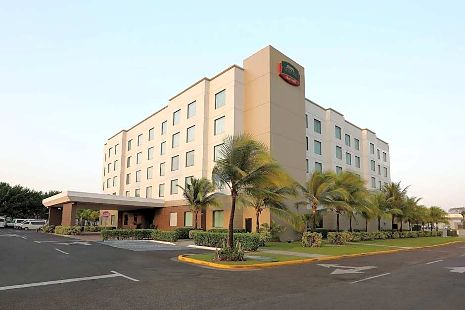 Courtyard by Marriott Panama Metromall