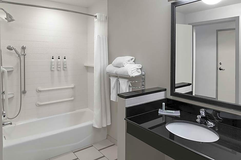 Fairfield Inn & Suites by Marriott Calhoun
