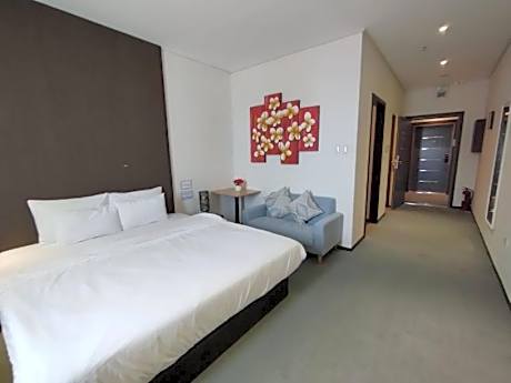 Standard Queen Room