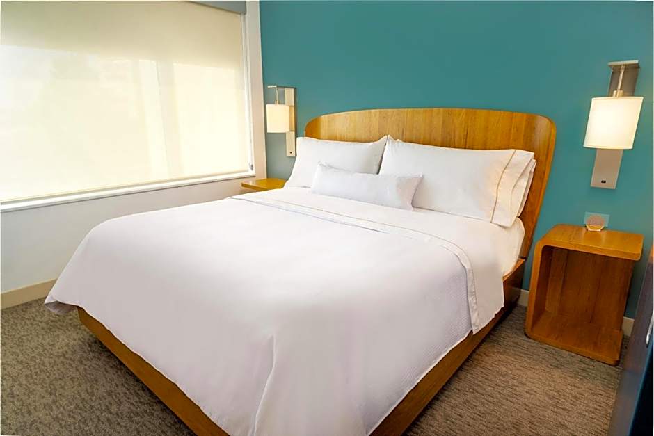 Element Sacramento Airport