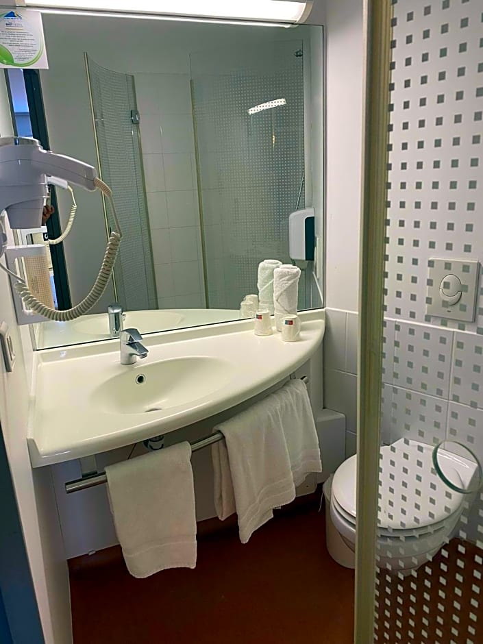 Brit Hotel Confort Montauban