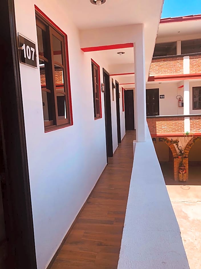 HOTEL LA GRAN MANZANA