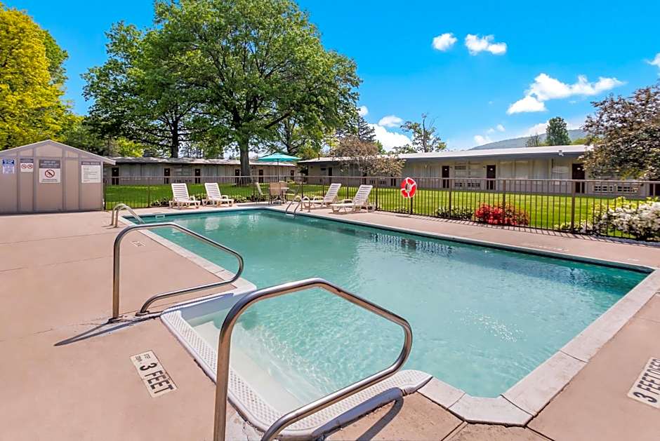 Americas Best Value Inn Painted Post