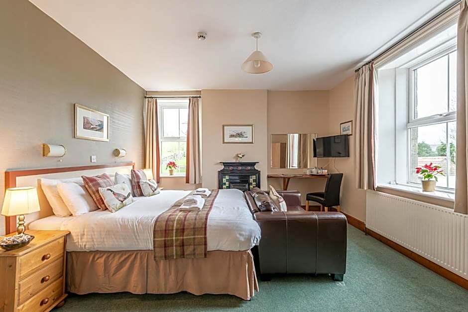 The Fox & Hounds Inn & Camping Pods