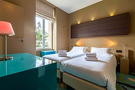 Twin Room overlooking the yard
