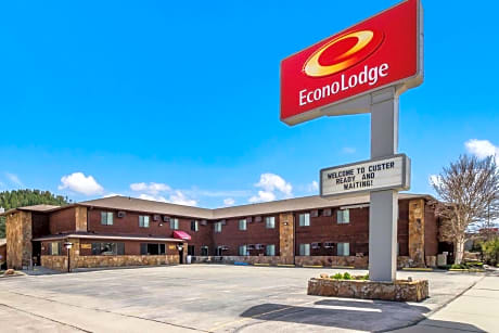 Econo Lodge, Downtown Custer Near Custer State Park and Mt Rushmore