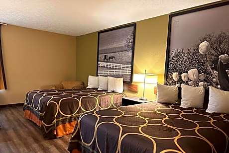 Queen Room with Two Queen Beds - Non-Smoking