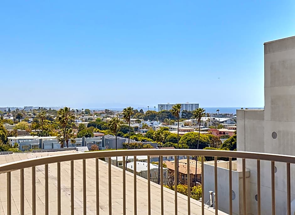 Hyatt Centric Delfina Santa Monica