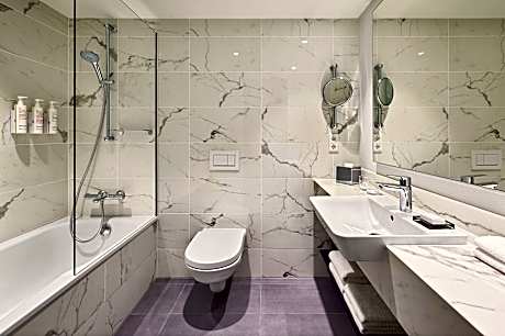 Studio Executive Non Smoking