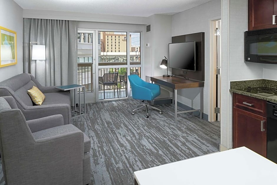 Hampton Inn By Hilton And Suites Memphis-Beale Street