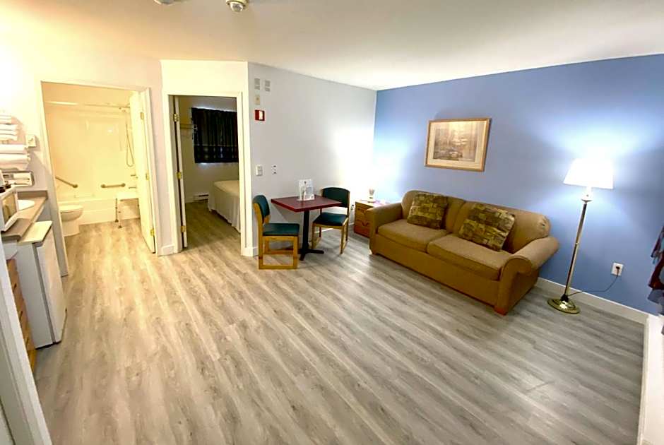 Super 8 by Wyndham Sicamous