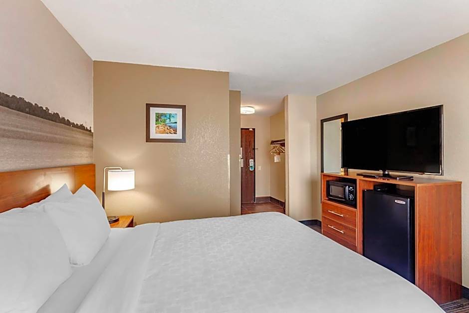 Clarion Pointe Racine - Mount Pleasant