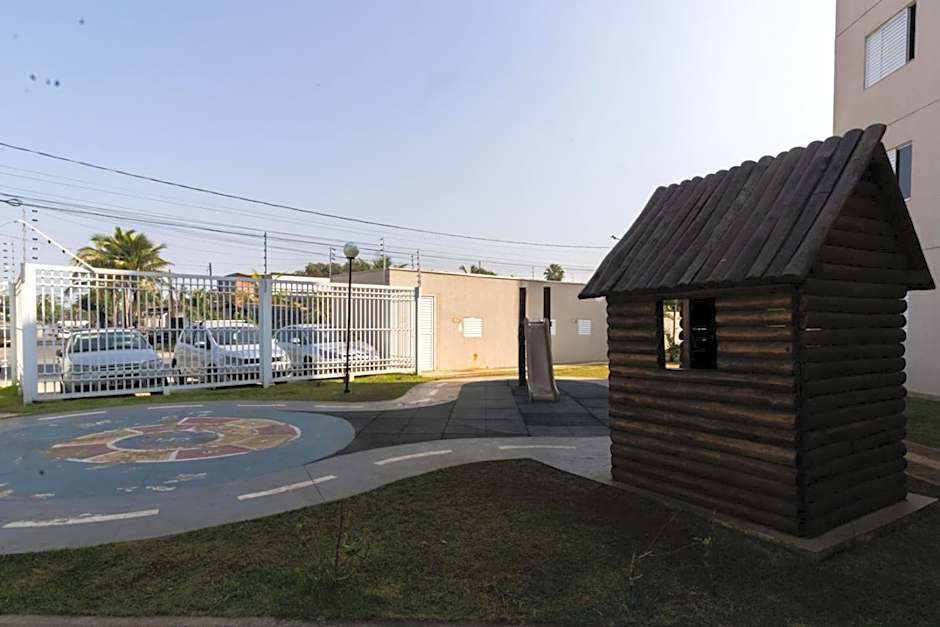 Apto c piscina e WiFi na Praia da Enseada -Guaruja