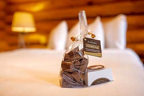 Apartment with Mountain View