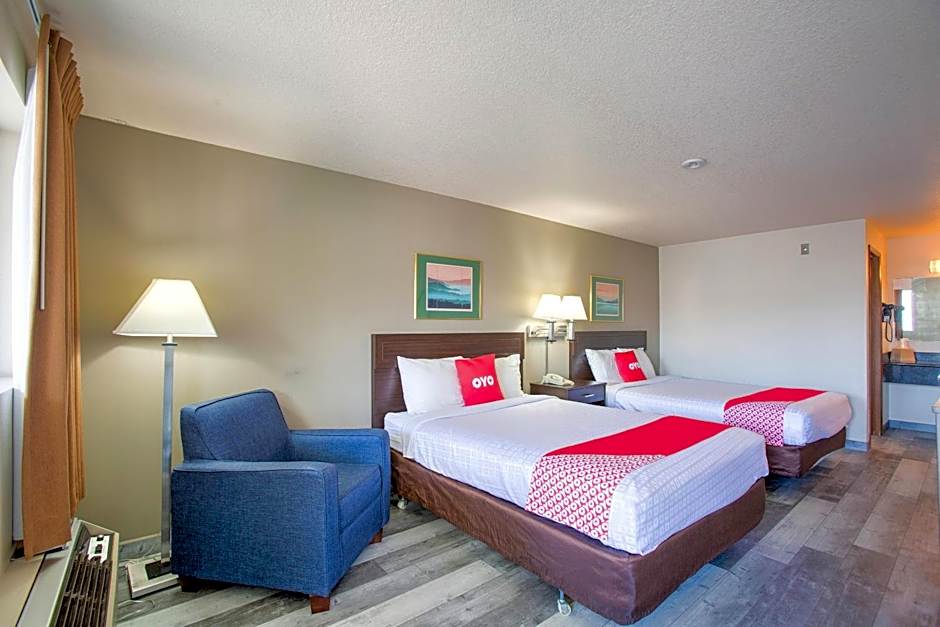 OYO Woodland Hotel and Suites