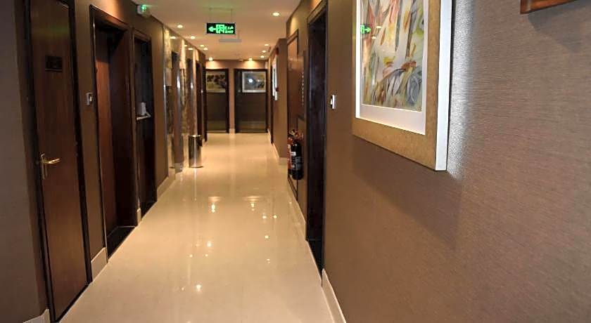 Emirates Plaza Hotel