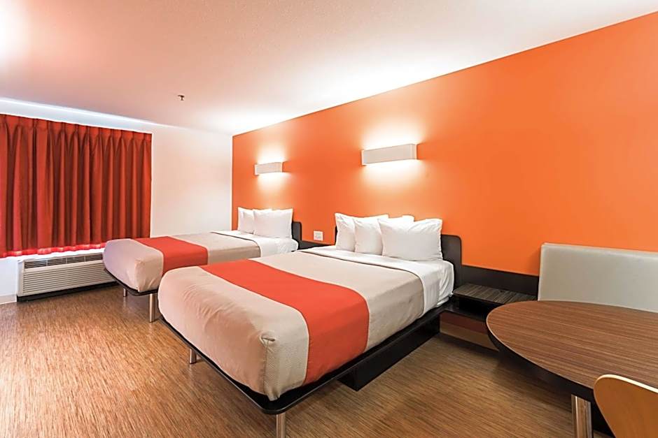 Motel 6-Moosomin, SK