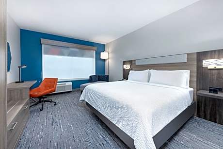 1 King Bed Leisure Non-Smoking