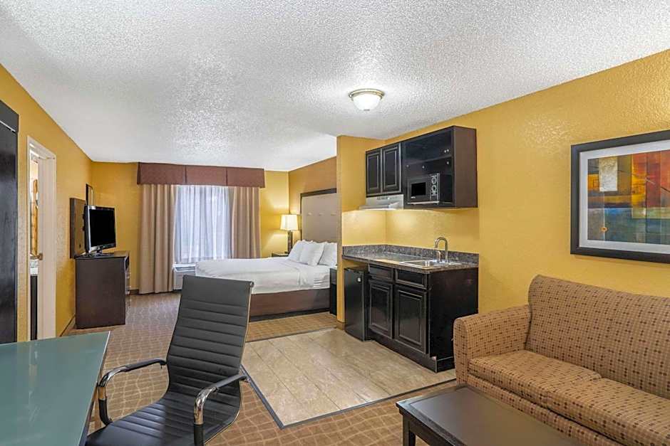 La Quinta Inn & Suites by Wyndham Hot Springs