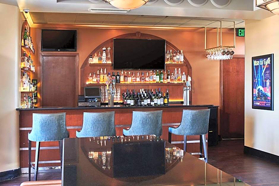 Hotel Alex Johnson Rapid City, Curio Collection by Hilton