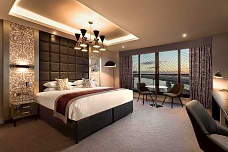 Junior King Suite with View
