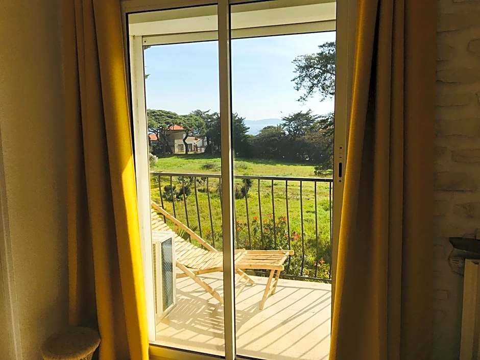 Hotel Almanarre Plage - Hotel Eco-Responsable face a la mer