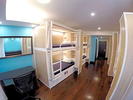 Bed in 10-Bed Mixed Dormitory Room