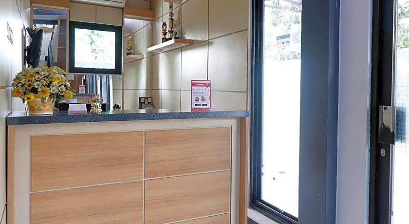 RedDoorz Plus near Undip Tembalang