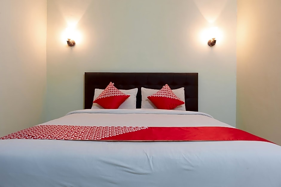 Super OYO 1682 Greenia Hotel