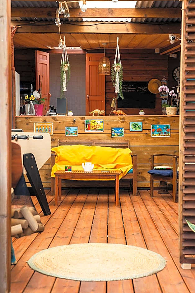 Les Baroudeurs Hostel