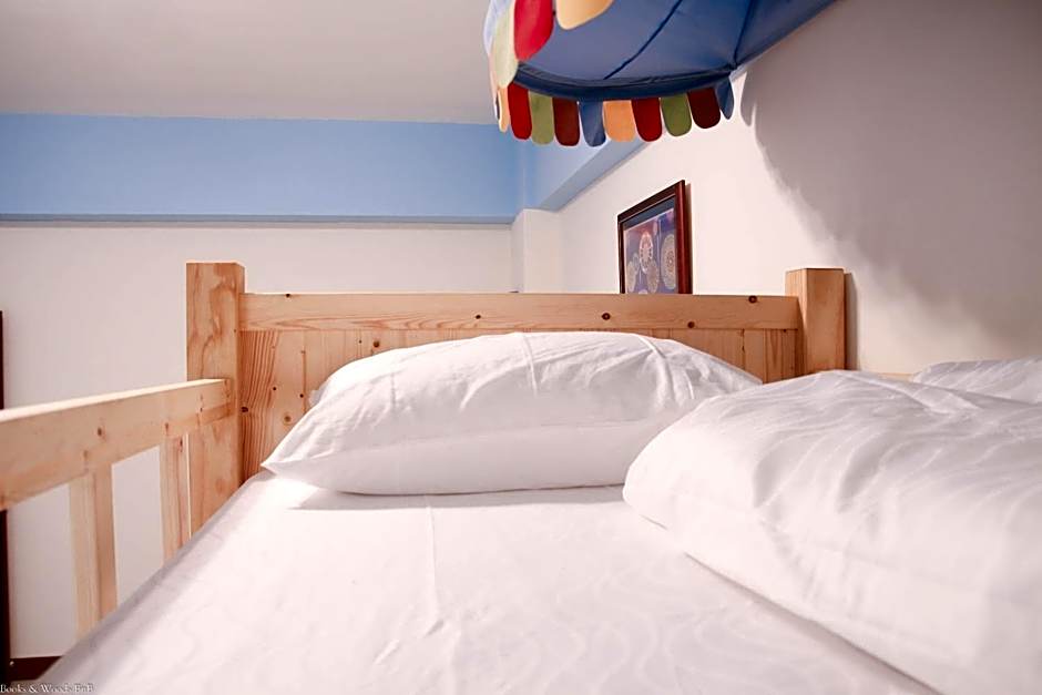 Books & Woods Bed and Breakfast
