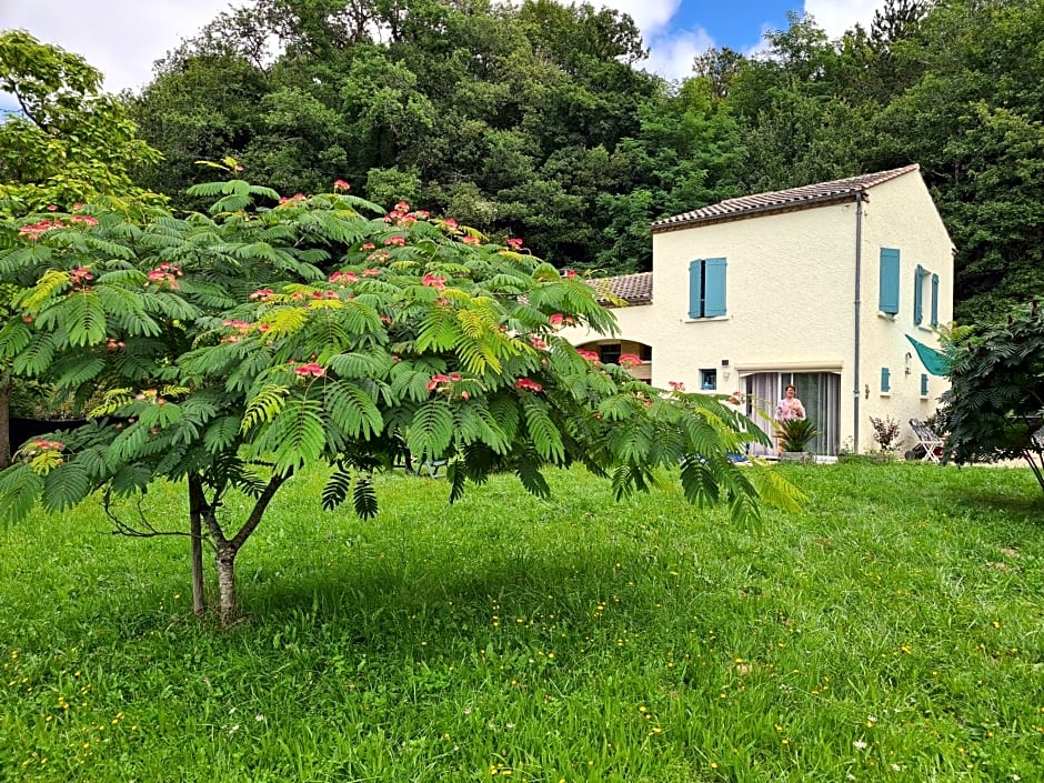 La Perle De Frayssinet-Le-Gélat - Chambre d'Hôtes - B&B